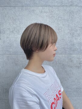 イロ(iro) ベージュ