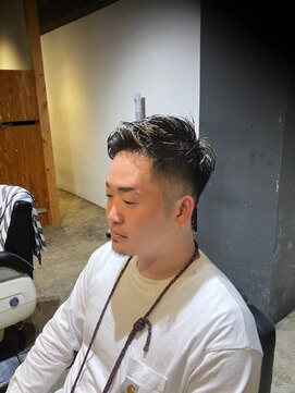 スターダスト(STAR DUST.) フェードカット/メッシュ/アップバング