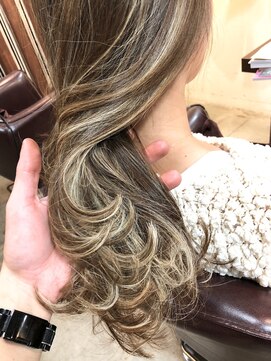 キー(kｅｙ) W3Dカラーアッシュベージュ