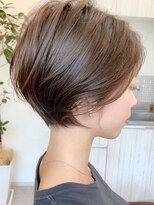 ビュー フクオカ(VIEW FUKUOKA)&nbsp;大人かわいい美髪ホワイトグレージュ ネビージュショートボブ