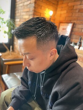 フォーコーナーズ(Four Corners) スキンフェードツーブロック刈り上げジェットモヒカンマンバン