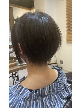 チリンバイロストシティー(Chillin by LOSTCITY) くびれショートボブ