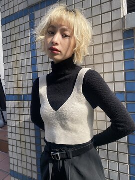 トマト(TOMTO) 【RYOHEI】ボブ、ブリーチカラー、コテ巻き風パーマ