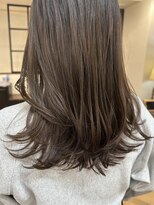 インビテーション(invitation)&nbsp;オリーブブラウン・艶カラー・レイヤーカット