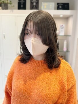 シュク 高円寺(SYUK) くびれミディ/外ハネ/顔周りカット/サイドバング【高円寺 中野】