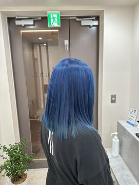 ユウル 横浜(juhl.) 切りっぱなしブルー/ぱっつん/ハイトーンカラー