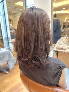 ビュートリアム265(BEAUTRIUM 265) ◆ミディアムレイヤー/レイヤーカット/銀座/くびれヘア/ベージュ