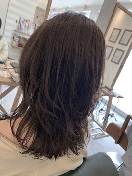 ツリーズ(Trees) グレージュカラー