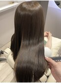 オリーブベージュ