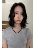 ミディアムパーマ黒髪レイヤー顔まわり前髪グレージュ20代30代