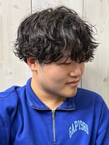 カーム(calm)&nbsp;MEN’S HAIR/サーフカール/刈り上げセンターパート/鹿島田