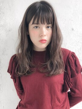 ルティア(Lutia) ぱっつんバング ゆるふわ アッシュカラー ！