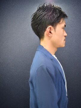 ヘアスタジオヘーフリヒ(HAIR STUDIO HoFLICH) 【己の竜巻を知る】