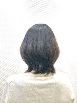 クオリス 上福岡店(QUALIS) 外ハネ/小顔/くびれ/レイヤーカット/ひし型/丸み/30代40代