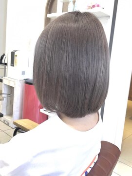 クアトログランシュ ひたちなか店(QUATRO×GranCieux) ミルクティーグレージュ