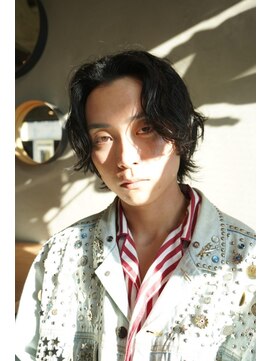 キュー(Cue_) 無造作ウルフセンターパート×メンズパーマ