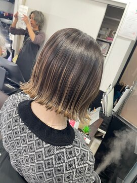 アイズ 本厚木(AIZU) ミルクティーベージュグラデーションカラー