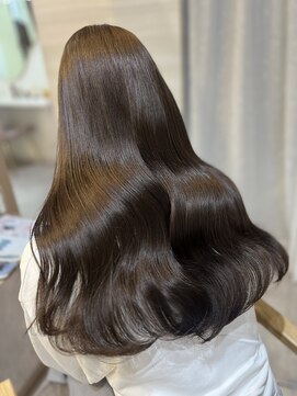 エルバイラビス 大宮(elu by lovis) 《chihina》チョコレートブラウン/ブリーチなし/艶カラー