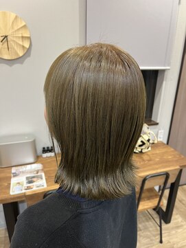 ラポーズ(La pause) 透明感溢れるシアンカラー