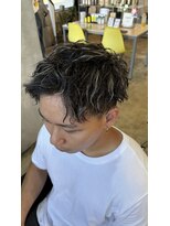 ルーメン 岐阜(ROOO MEN)&nbsp;メンズツイストスパイラルパーマシルバーホワイトハイライト