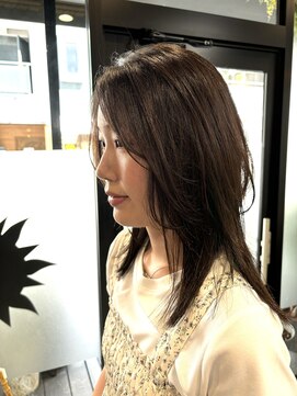 リノナ(Linona) やわらかミディアムワンカールパーマカーキグレージュ前髪錦糸町