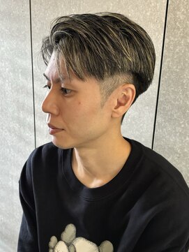 ニアウ 太田店(Niau) メンズパーマメッシュハイライト73センターパート群馬太田眉毛