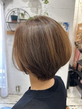 コンフィープラス(comfy plus) 白髪ぼかしカラー30代40代50代抜け感ショートボブベージュ