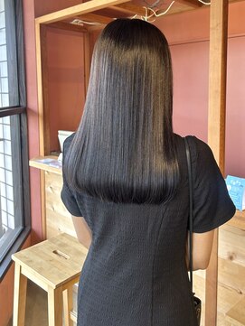 ソーイ ヘアアンドライフスタイル ショップ(SO-E HAIR&LIFESTYLE SHOP) ダークグレー