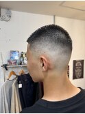 スキンフェードバズカット