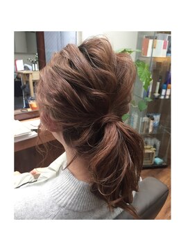 ヘアールーム グリン(Hair room GRin) GRin×外国人風ポニーテール