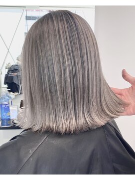 アライブ キチジョウジ(ALIVE Kichijoji) エアータッチバレイヤージュカラーグレージュエアリーミディ