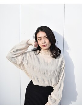 レブリイゼンコー イオンモール幕張新都心店(Reverie ZENKO) セミロング×暗髪×ゆる巻き