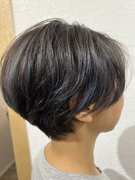 デイトゥデイトゥルーカラーズ(DAY TO DAY true colors) ハンサムショート×ハイライト×ブルーバイオレットアッシュ