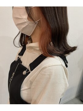 シャルムヘアー(charme hair) 初心者さんでも挑戦しやすい！インナーカラー×外ハネ