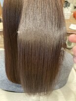 ユーリカ リチェルコ 四天王寺前夕陽ケ丘店&nbsp;透明感ブラウンアッシュ/髪質改善