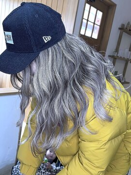 ブレイズヘアー(BLAZEhair) 【施術2ヶ月後】ホワイトシルバーバレイヤージュ×ブリーチ2回