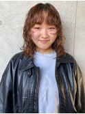 20代30代大人ミディアムウルフくせ毛風パーマラベンダーベージュ