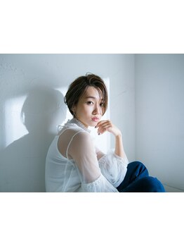 「白髪があるからできるカラー」白髪を隠さず活かす!どの角度から見ても美しいデザインカラーを♪