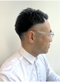 黒髪、ツーブロック大人ショート