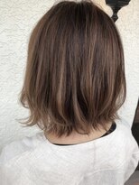 リジェール 高辻店 ハイライト ミルフィーユ グレージュ 大人ボブ 脱白髪染め