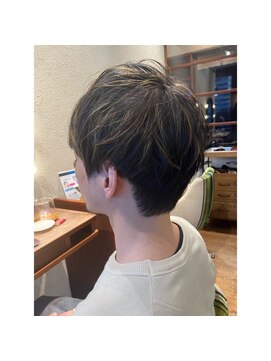 エルサフィロ キタハマ(el zafiro kitahama) 20×30×40代×メンズカット×ハイライトカラー×ショート