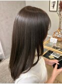 オリーブベージュ