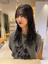 マイン(mine)&nbsp;暗めカラー　透明感カラー　パーマヘア　ミディアムパーマ