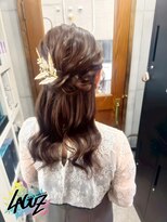 ラグズ 茅ヶ崎(LAGUZ) クラシカル・ハーフアップ ゆるふわ&アンティークゴールド添え