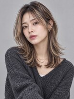 トリニティ(trinity)&nbsp;ハイライト バレイヤージュ ミルクティーベージュレイヤーカット
