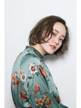 リタ(LITA) 【LITA】ナチュラルウェーブボブ