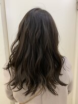 パティオン(PATIONN)&nbsp;落ち着いたグレージュでまとまりやすい様にカットしました！！