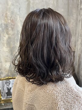 フルアヘッド(FULL A HEAD) オリーブカラーのロブスタイル