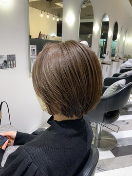 アフロディーテ ギンザ 秋葉原店(APHRODITE GINZA) グレージュカラー/シルキーベージュ/斜めバング/秋葉原