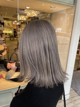 アンダーバーホワイト(_white) 【ブリーチあり】グレージュカラー◎